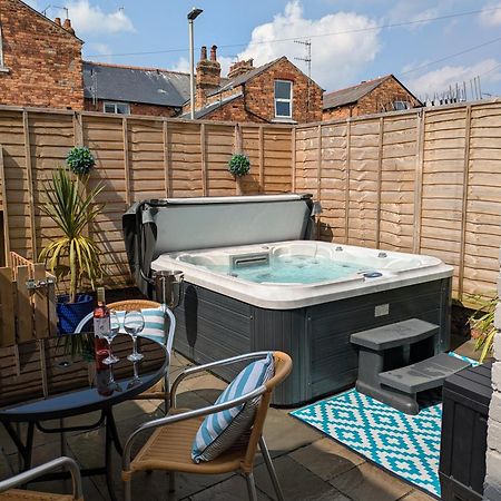 Seaside Escapes - With Relaxing Hot Tub! Villa Scarborough Exterior foto