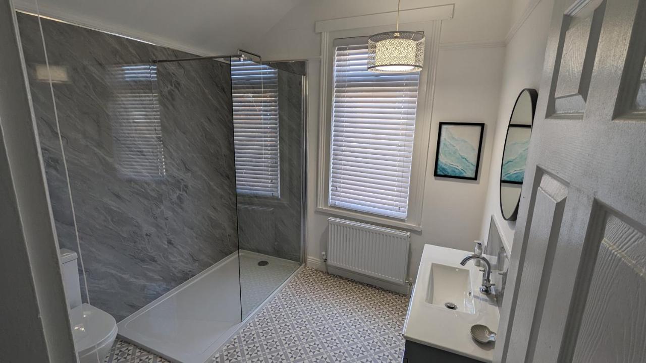 Seaside Escapes - With Relaxing Hot Tub! Villa Scarborough Exterior foto