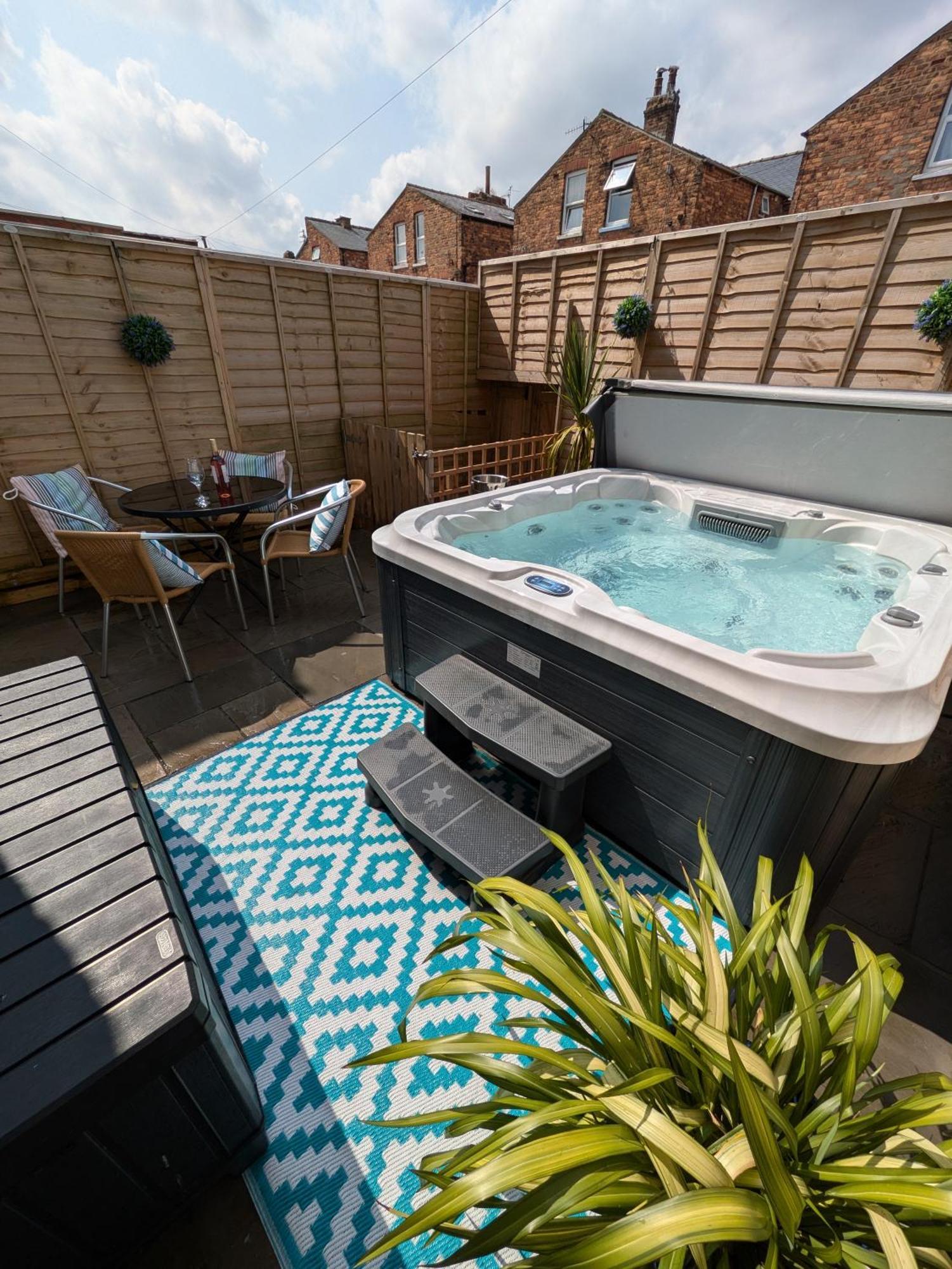 Seaside Escapes - With Relaxing Hot Tub! Villa Scarborough Exterior foto